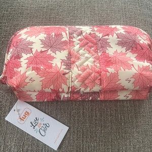 Maples and Cream Lay flat cosmetic case